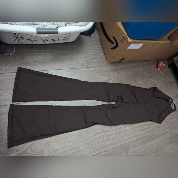SOLD ⭐⭐Worn once, Leila flared jumpsuit in rich mocha brown xxs perf.cond - Picture 3 of 6